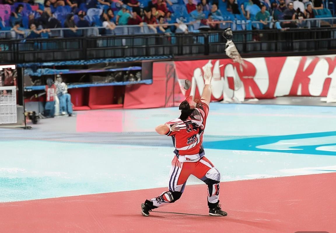 2015年NBA东决第三战：骑士险胜老鹰，詹姆斯三双逆风翻盘(图4)